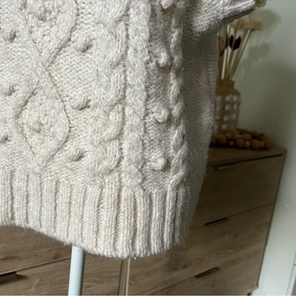 PRIMARK Off-White Cream Knit 3D Polka Dots Oversized Sweater Vest Shirt Top XS - Picture 9 of 16